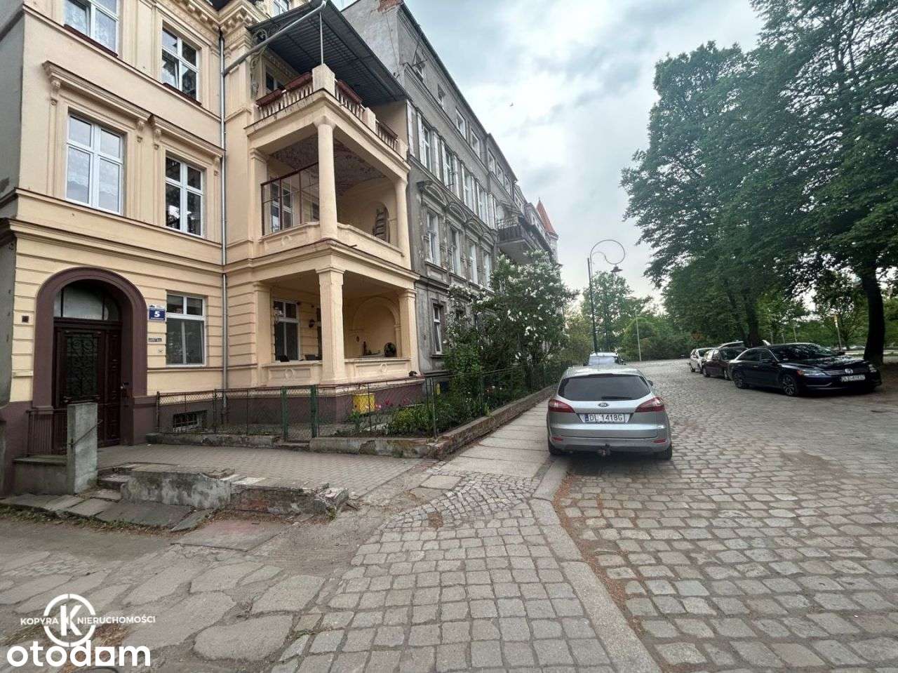 Na sprzedaż przestronne mieszkanie 5-pokojowe