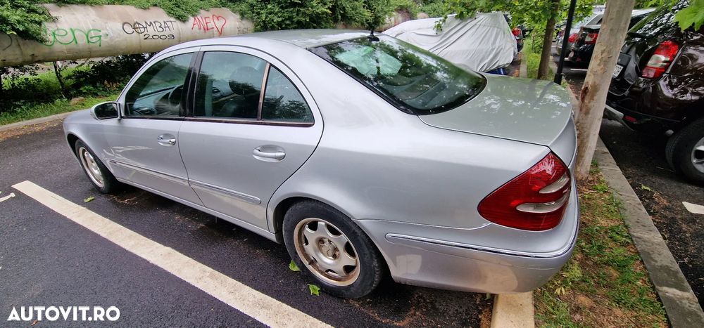 Mercedes-Benz E - 12