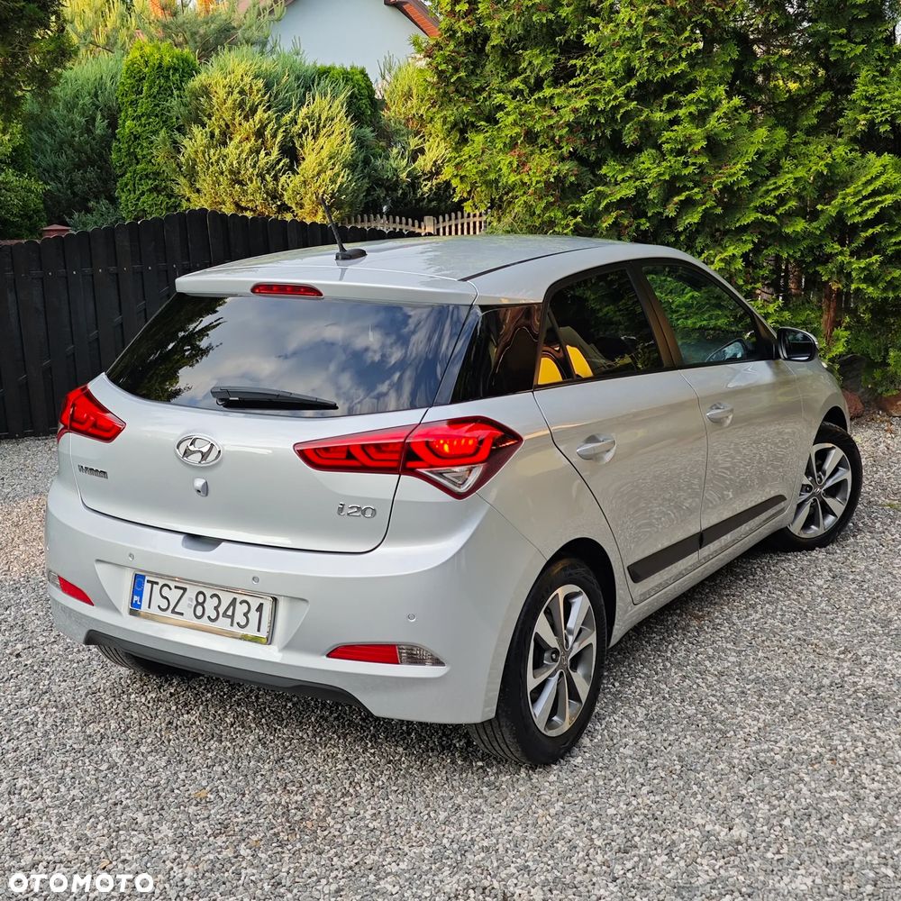 Hyundai i20 1.1 CRDi YES Silver - 3