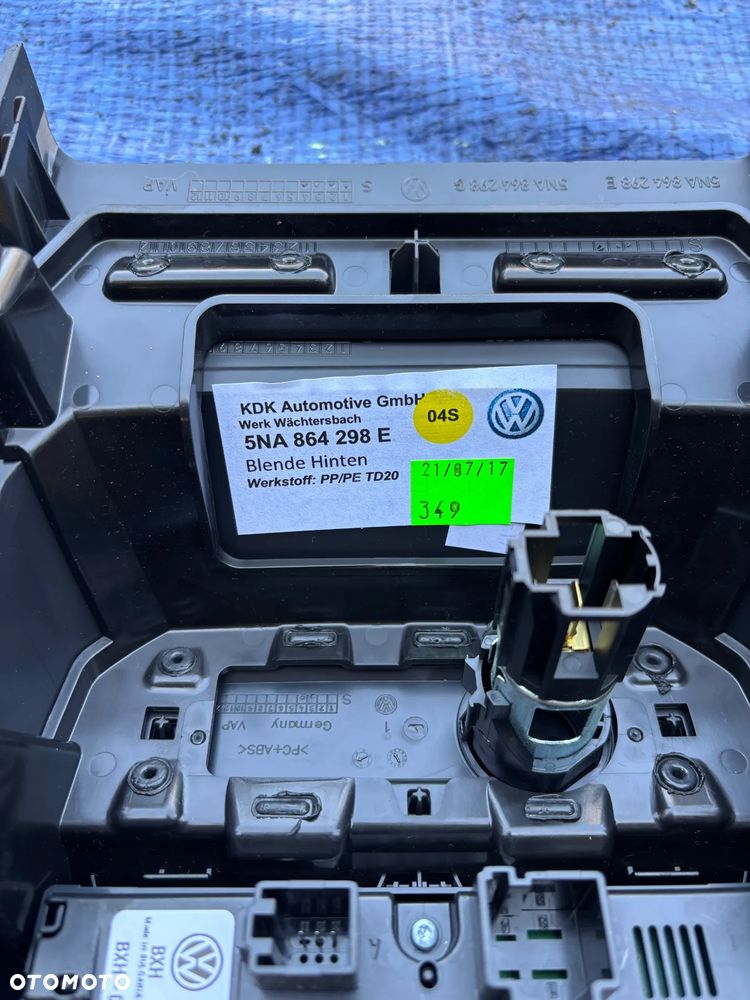 VW Tiguan II 5NA osłona tunelu tył kratka nawiewu tył 5NA864298  5NA819203 - 3