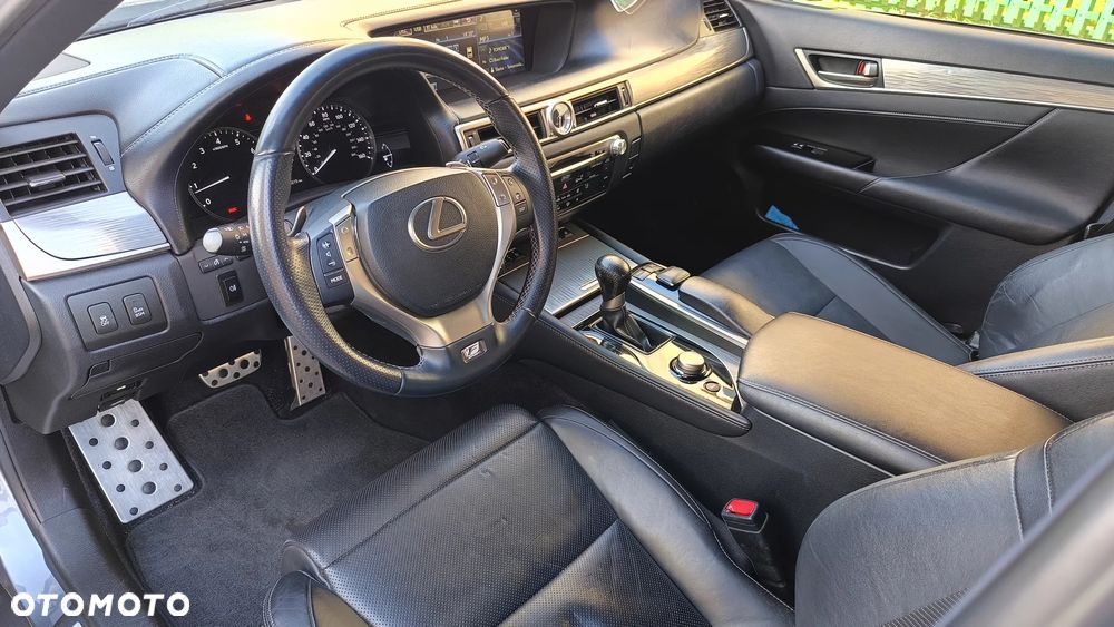 Lexus GS - 10