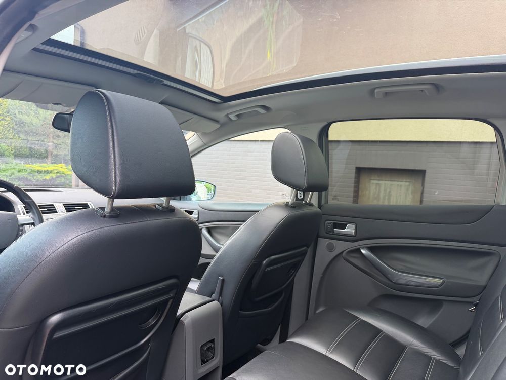 Ford Kuga 2.0 TDCi 4x4 Titanium - 36