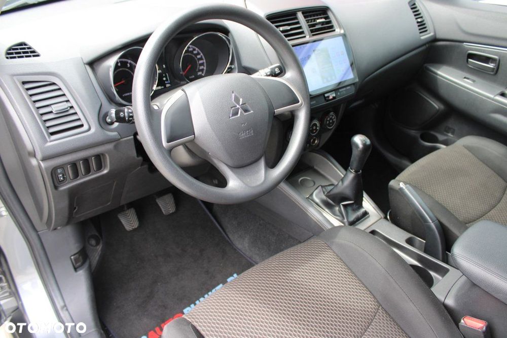 Mitsubishi ASX - 10