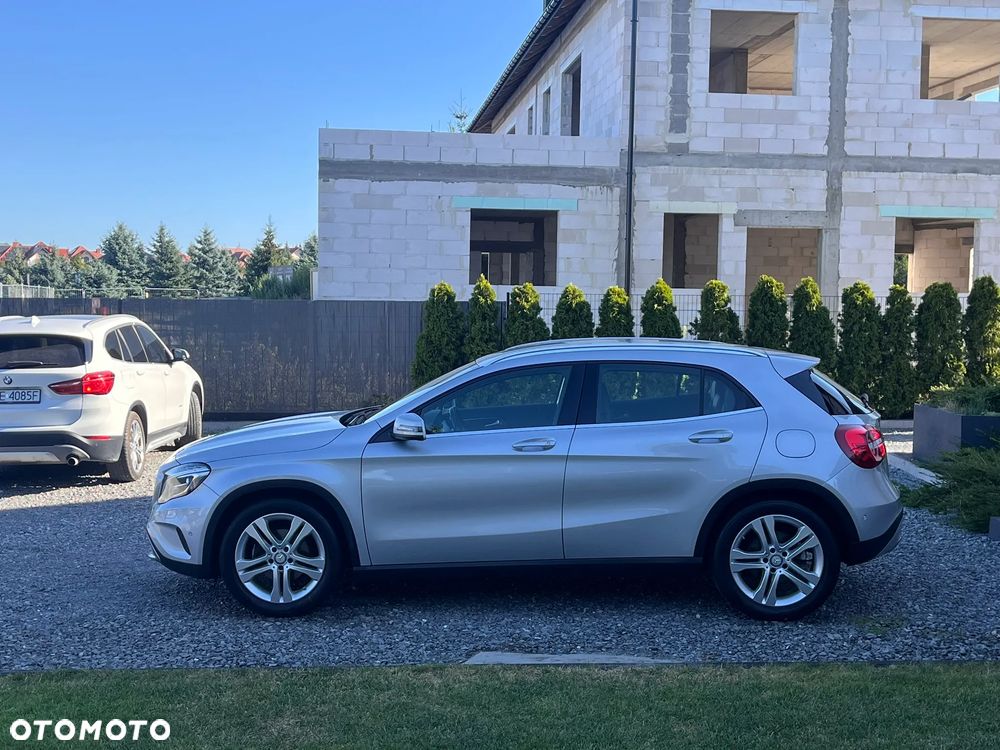 Mercedes-Benz GLA 180 - 19
