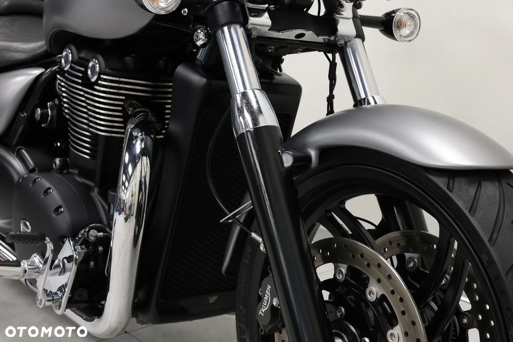 Triumph Thunderbird - 19