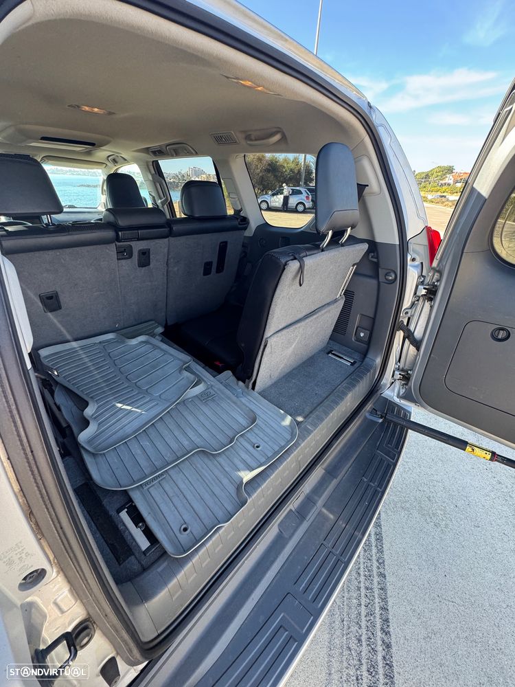 Toyota Land Cruiser - 11