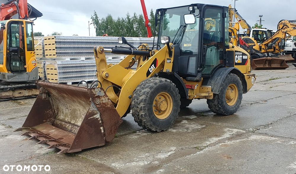 Caterpillar 906M - 1