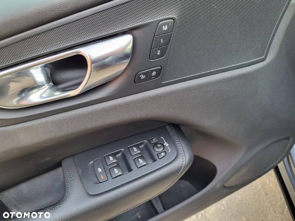 Volvo XC 60 D4 Inscription - 18