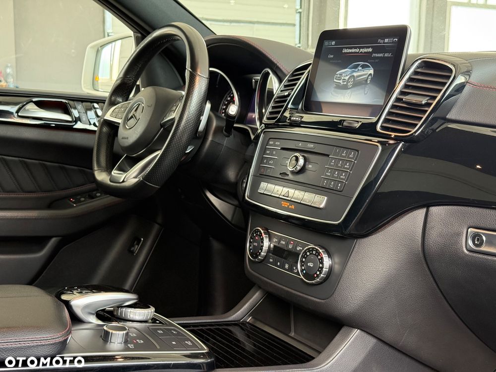 Mercedes-Benz GLE 350 d 4Matic 9G-TRONIC AMG Line - 36