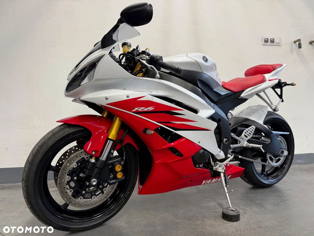 Yamaha R6 - 6