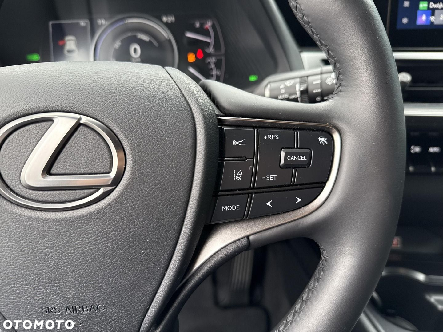 Lexus UX - 17