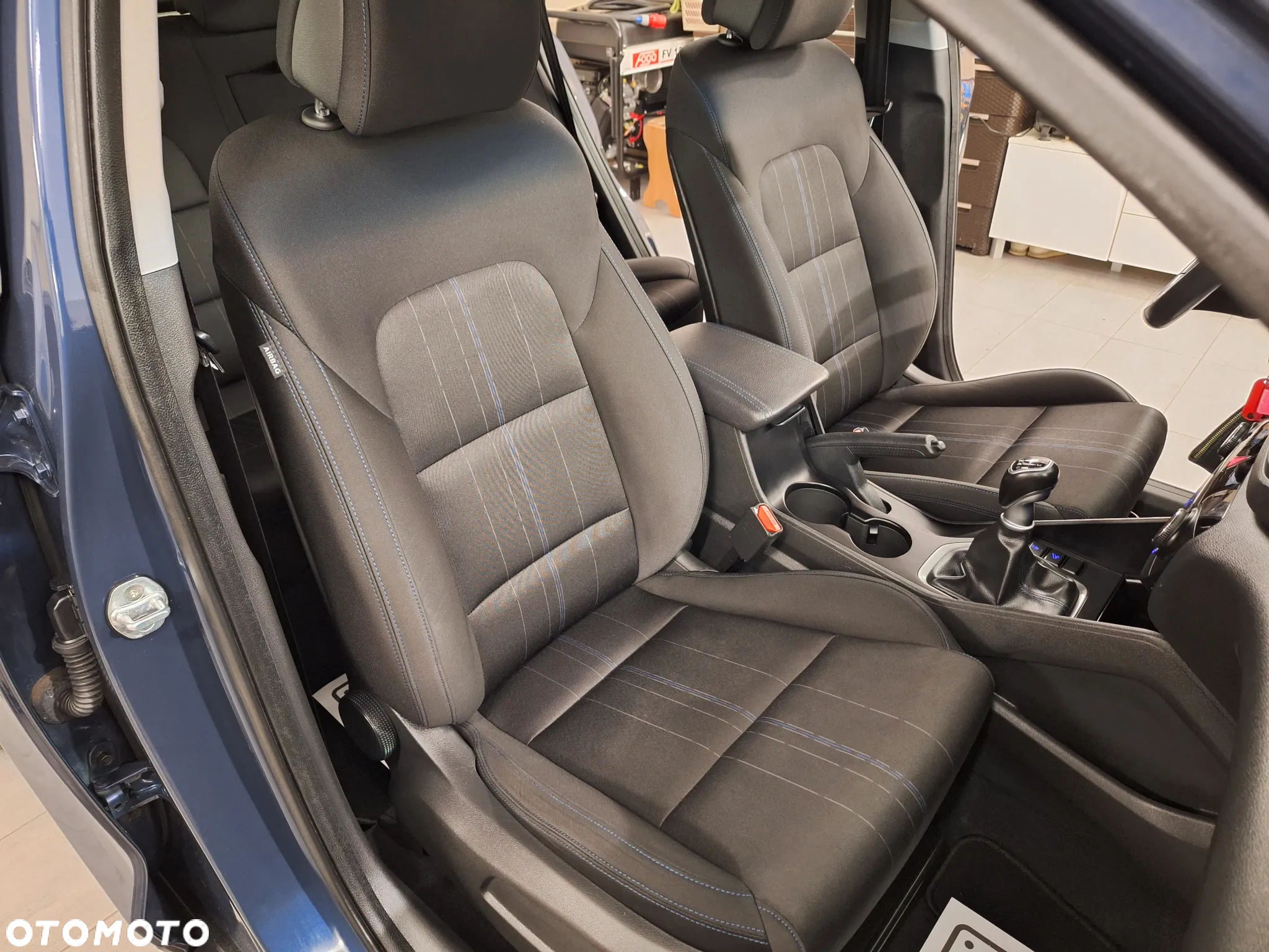 Hyundai Tucson blue 1.6 GDi 2WD Navi - 27