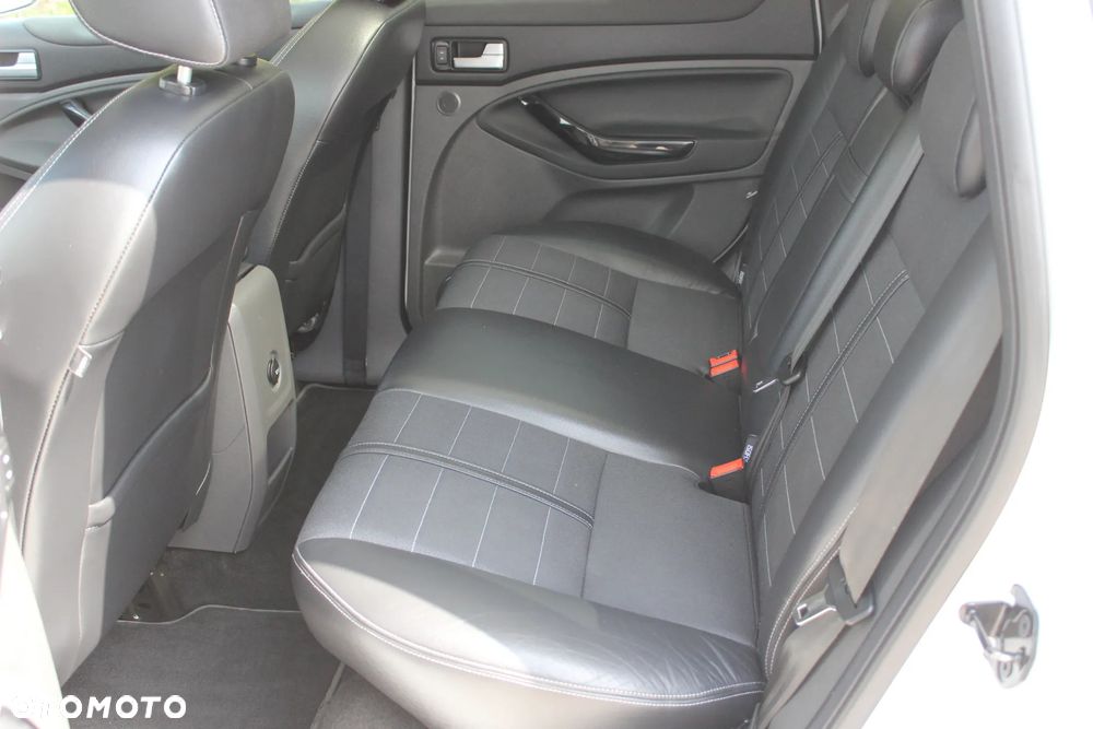 Ford Kuga 2.0 TDCi 4x4 Titanium - 24