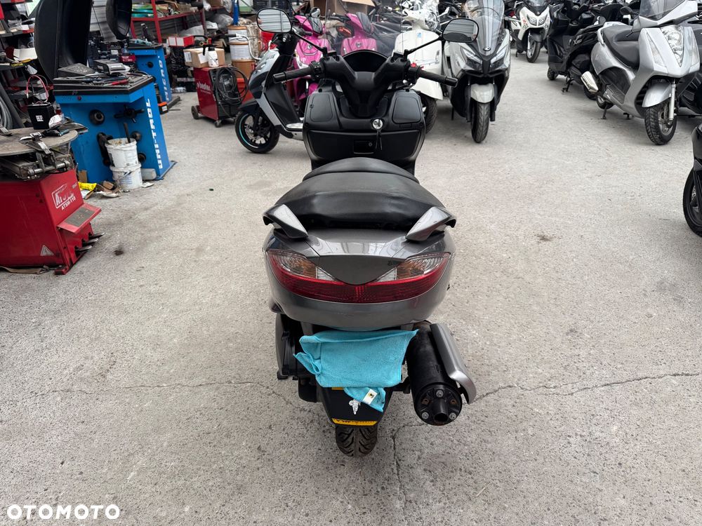 Suzuki Burgman - 6