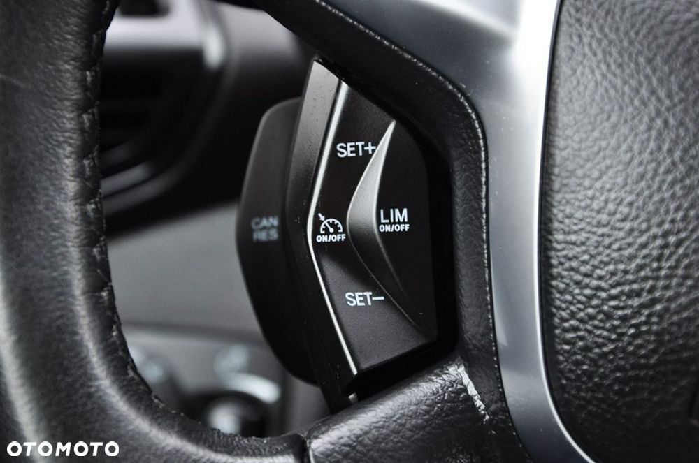 Ford Kuga - 37