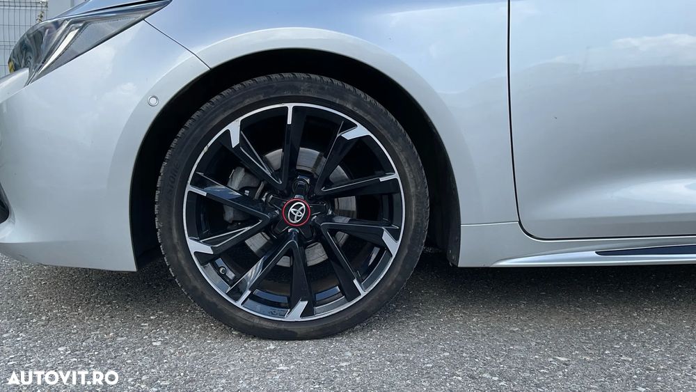 Toyota Corolla 2.0 HSD Exclusive Plus GR Sport Bi-Tone - 11
