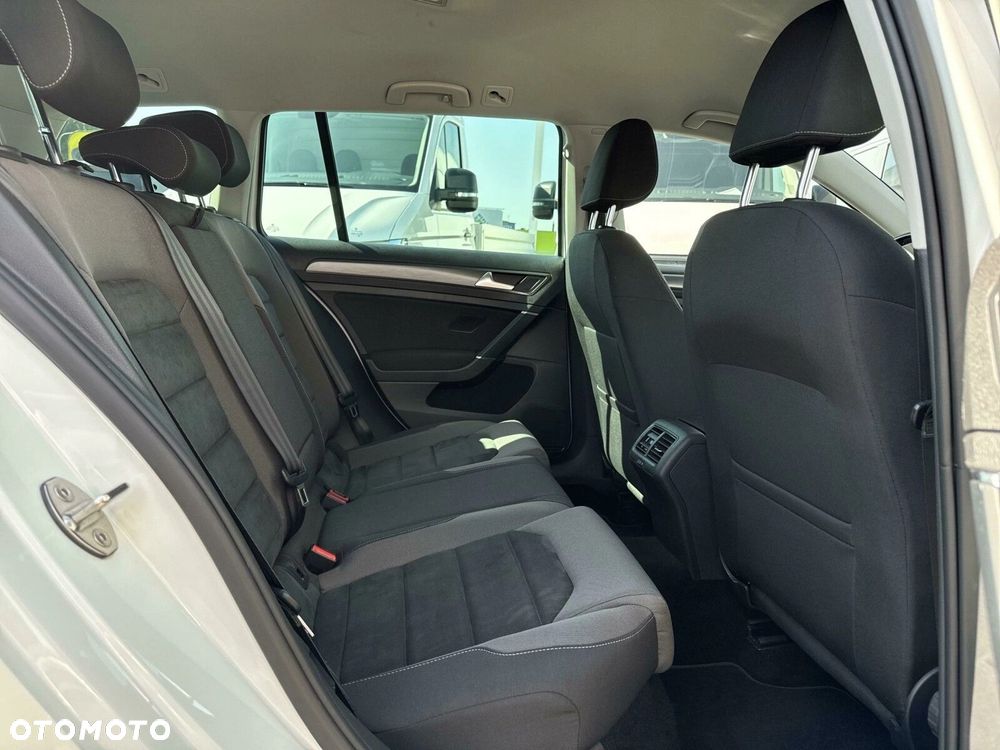 Volkswagen Golf - 20