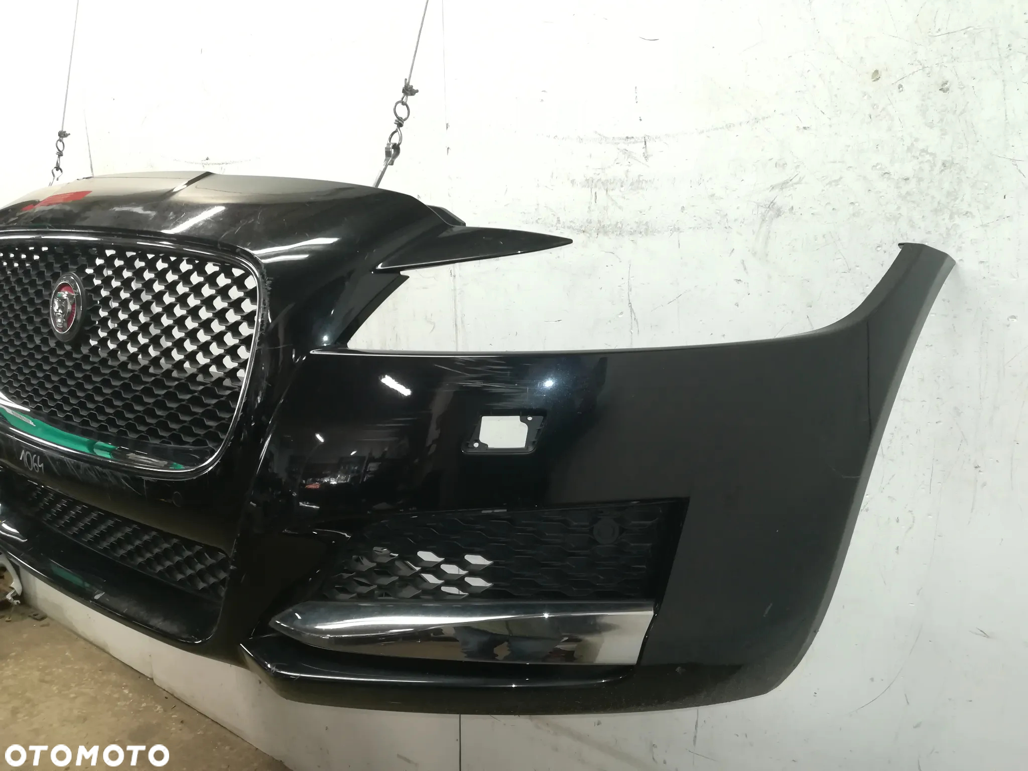 Jaguar XF X260 zderzak przedni przód 4xPDC - 4