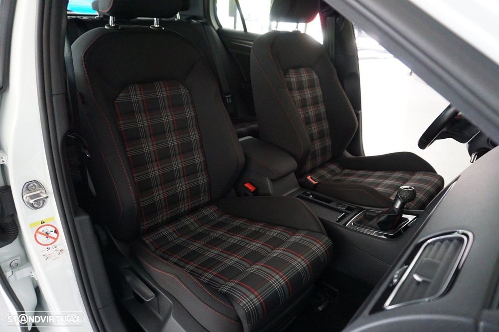 VW Golf 2.0 TSi GTi Performance - 12
