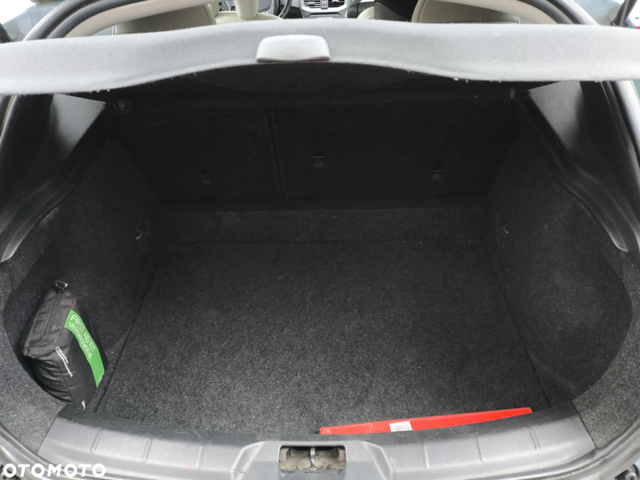 Volvo V40 D2 Summum - 13