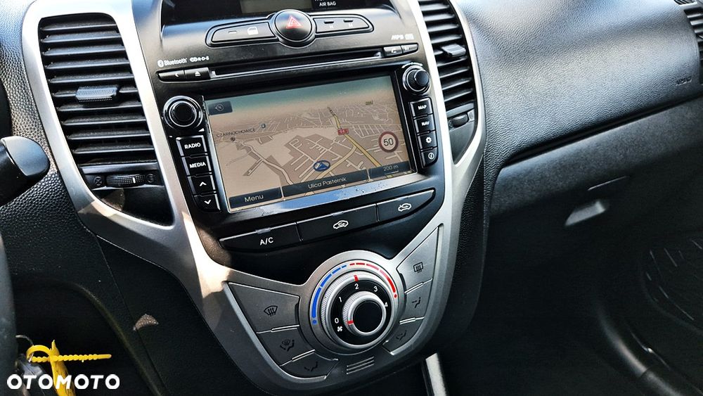Hyundai ix20 1.4 Premium blue - 38