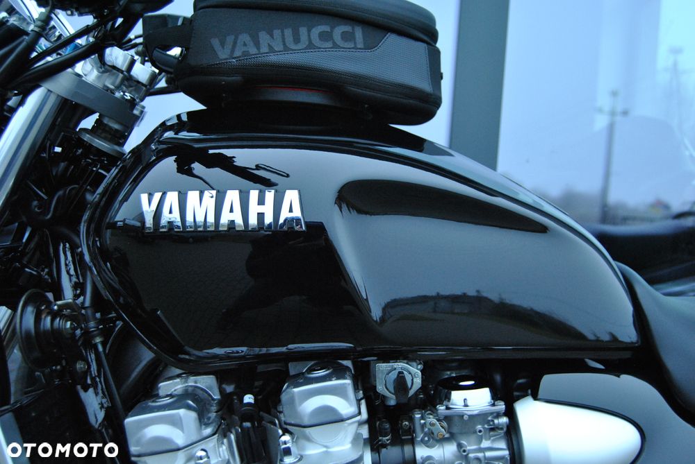 Yamaha XJR - 18