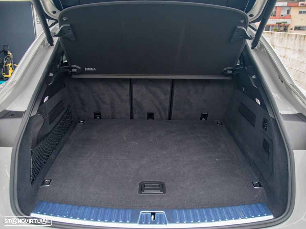 Porsche Cayenne Coupé E-Hybrid - 9