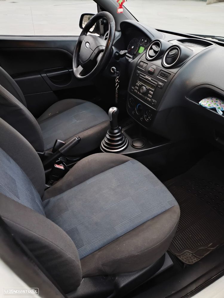 Ford Fiesta 1.4 TDCi Ambiente - 4