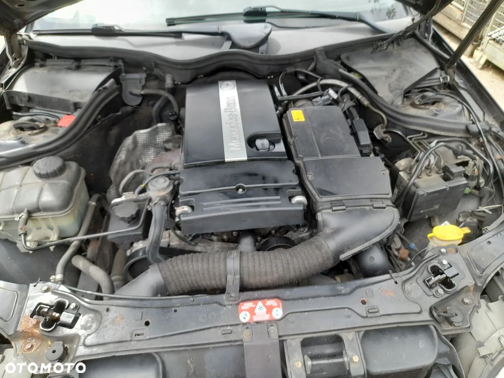 Mercedes W203 skrzynia biegów 1.8 b   R2032610501 - 3