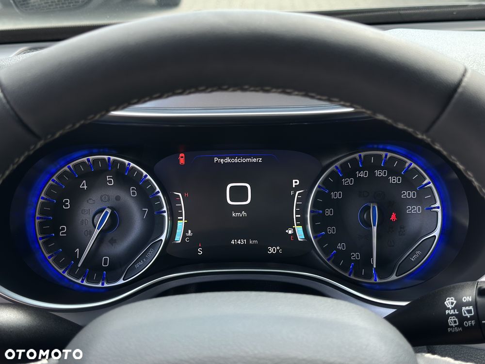 Chrysler Pacifica - 13
