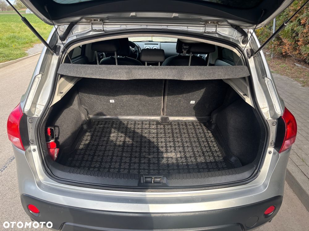 Nissan Qashqai 2.0 dCi DPF acenta - 6