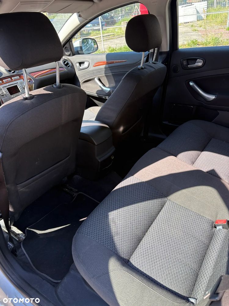 Ford Mondeo 2.0 TDCi Ghia - 25