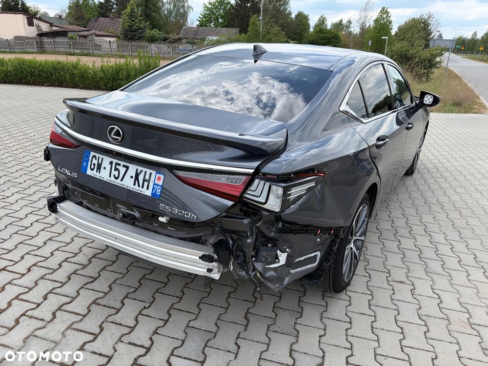 Lexus ES 300h - 4