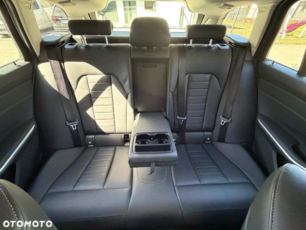 BMW Seria 3 330i - 22