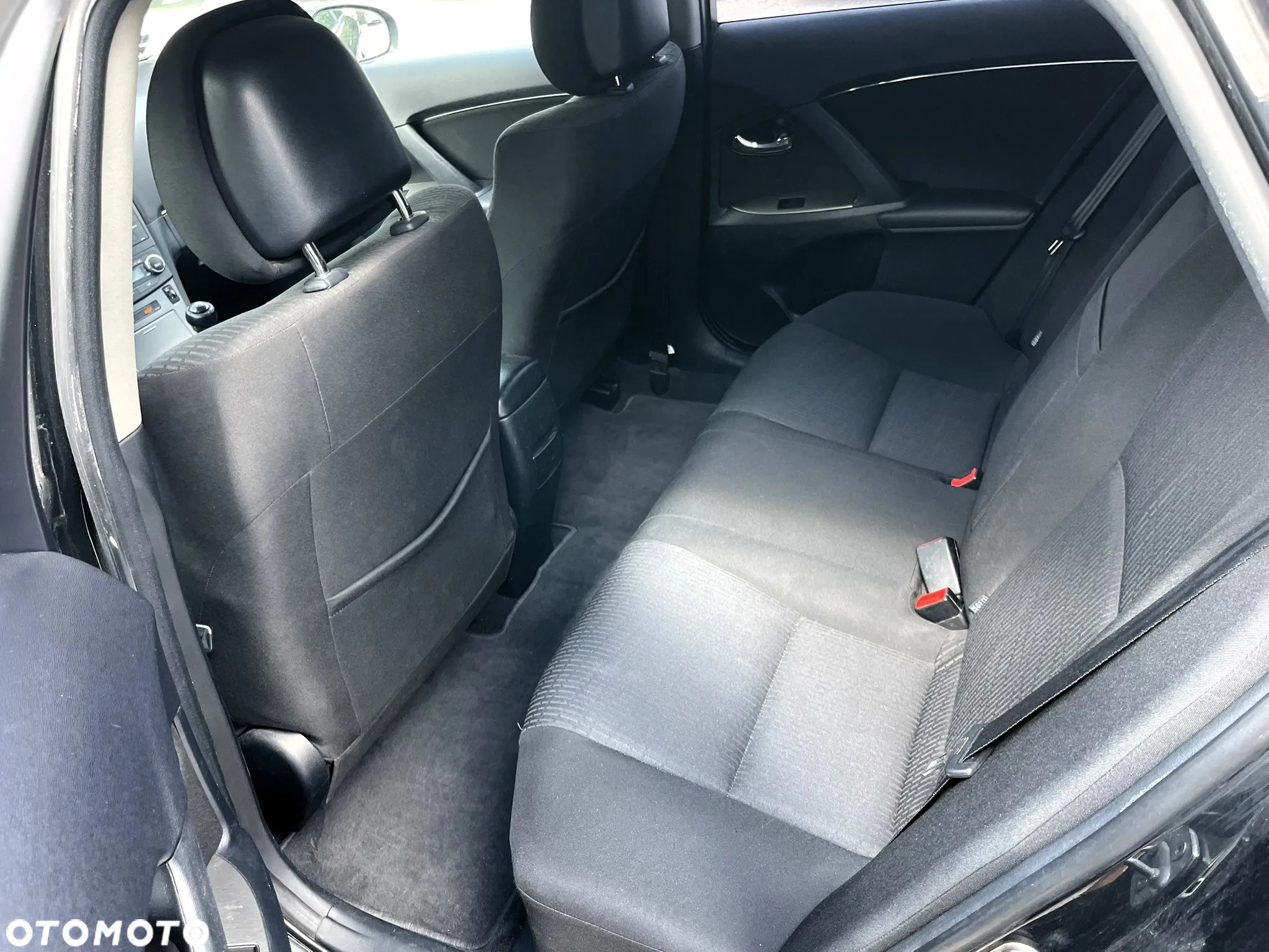 Toyota Avensis 1.8 Business Edition - 12