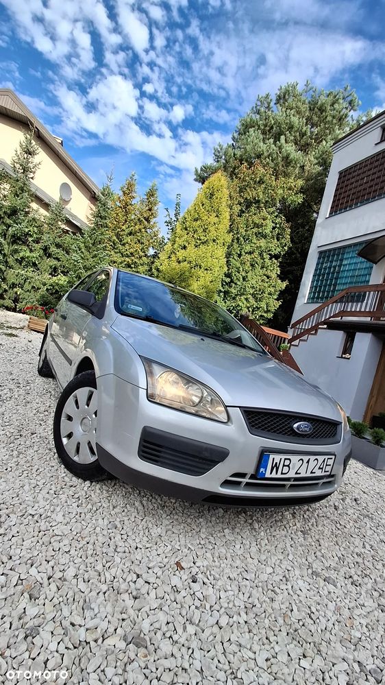 Ford Focus 1.4 Ambiente - 12