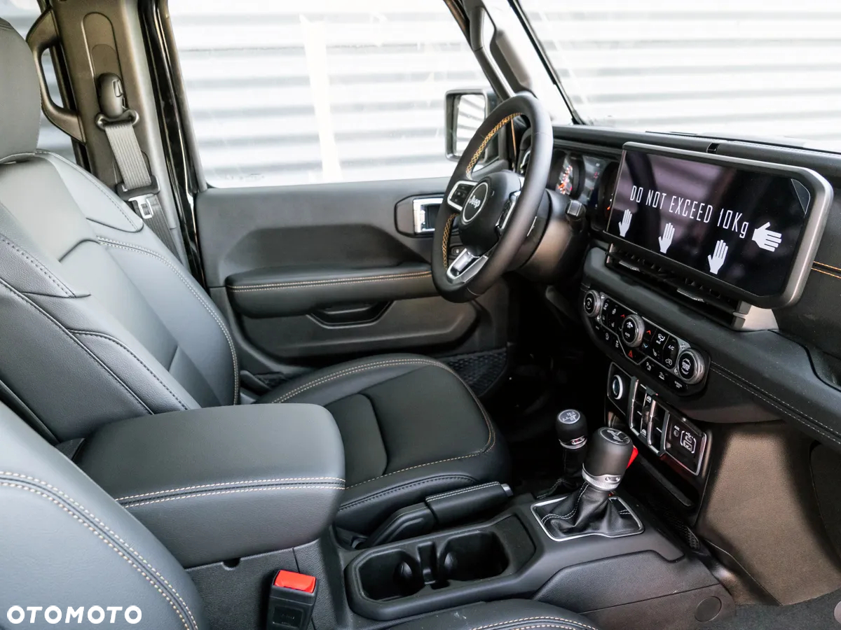 Jeep Wrangler Unlimited GME 2.0 Turbo Sahara - 12