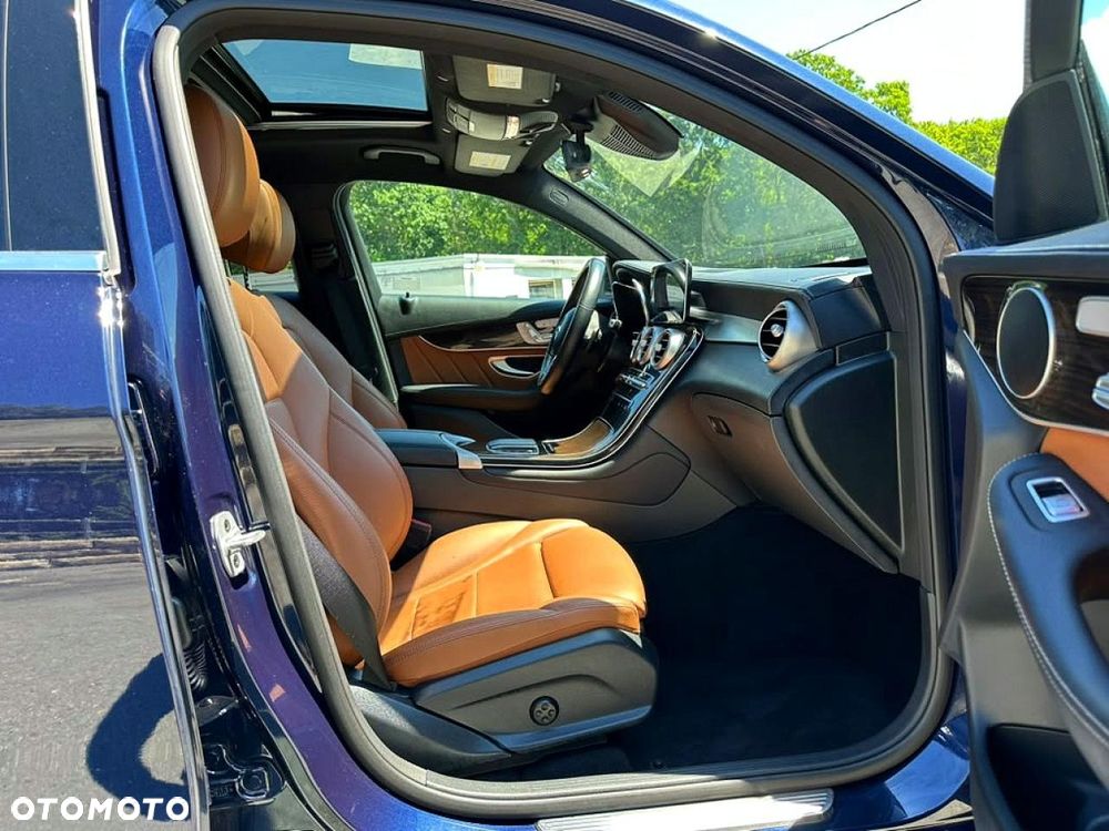 Mercedes-Benz GLC 300 4Matic 9G-TRONIC AMG Line - 8