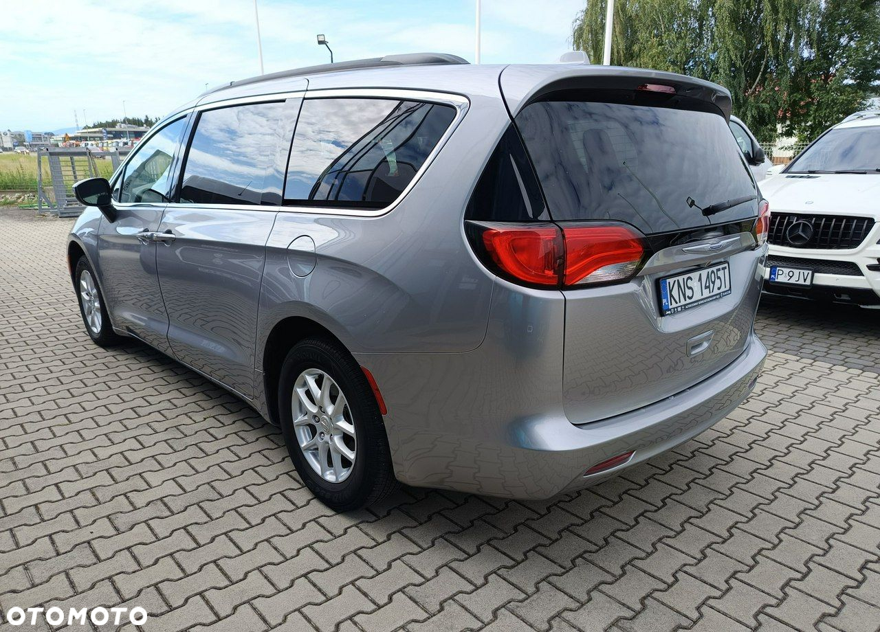 Chrysler Pacifica - 5