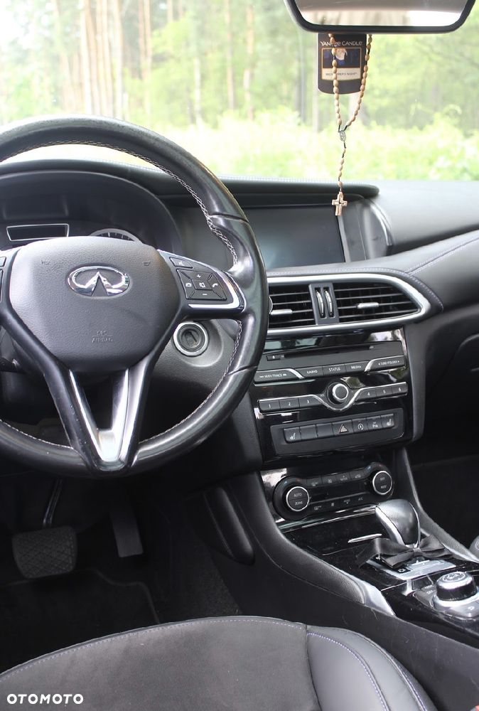 Infiniti Q30 - 7