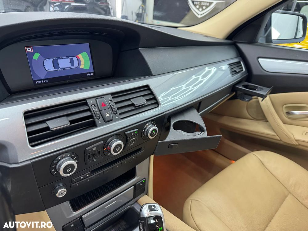 BMW Seria 5 520d Aut. - 22