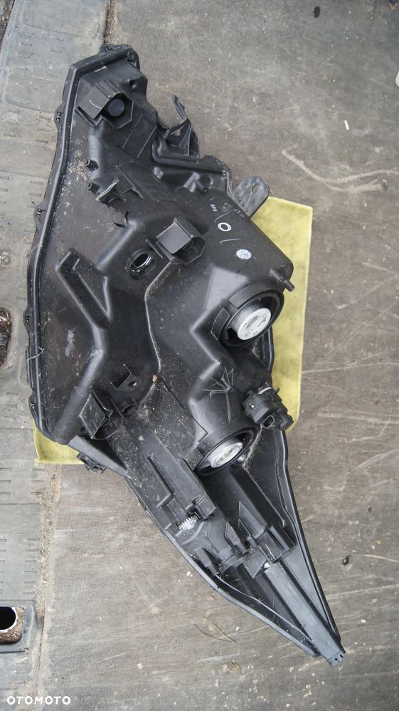 LAMPA PRAWA PRAWY REFLEKTOR TOYOTA AYGO X LED 22- 0H31 - 7