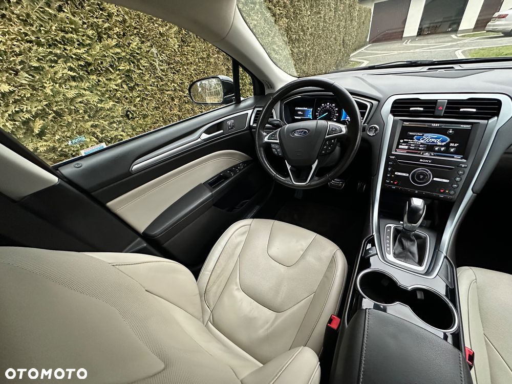 Ford Fusion 2.0 EcoBoost Titanium - 20