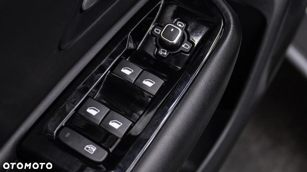 Citroën C5X 1.6 PureTech Shine EAT8 - 35