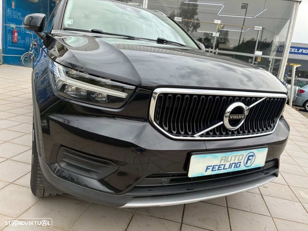 Volvo XC 40 1.5 T3 Momentum Tech Edition - 4