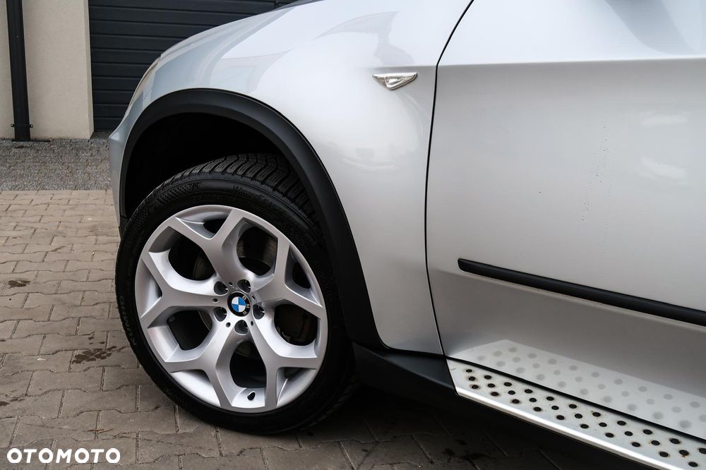 BMW X5 4.8i - 7