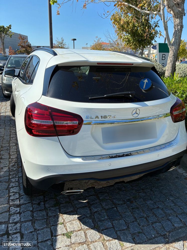Mercedes-Benz GLA 180 d Urban - 7