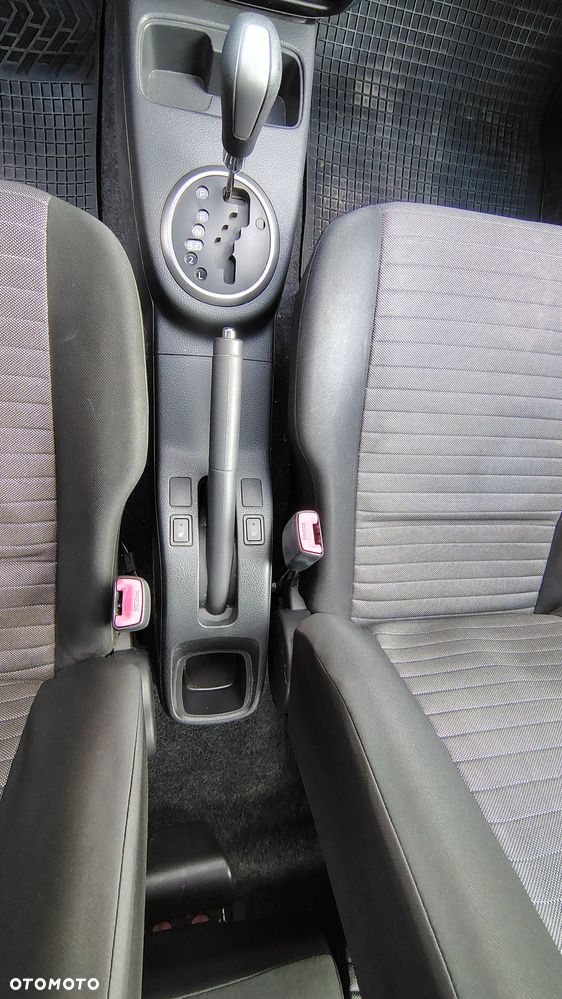 Suzuki SX4 1.6 Premium - 23