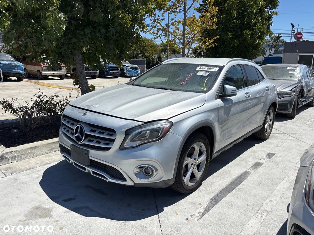 Mercedes-Benz GLA - 1