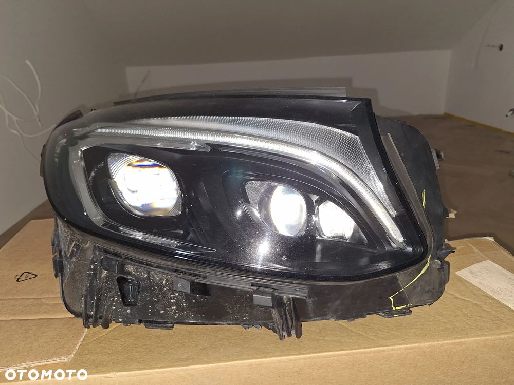 Pas Przedni Lampy zderzak - 12